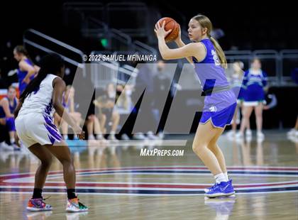 Thumbnail 3 in Omaha Central vs. Millard North photogallery.