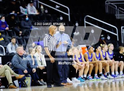 Thumbnail 3 in Omaha Central vs. Millard North photogallery.