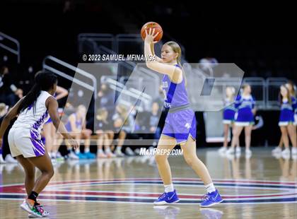 Thumbnail 3 in Omaha Central vs. Millard North photogallery.