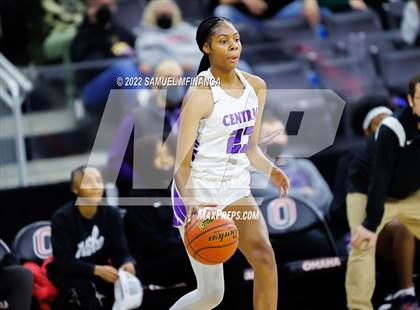 Thumbnail 1 in Omaha Central vs. Millard North photogallery.