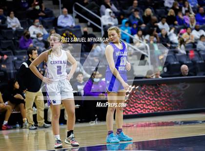 Thumbnail 1 in Omaha Central vs. Millard North photogallery.