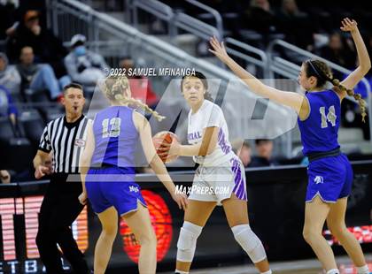 Thumbnail 3 in Omaha Central vs. Millard North photogallery.