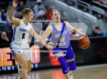 Thumbnail 3 in Omaha Central vs. Millard North photogallery.