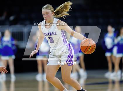 Thumbnail 1 in Omaha Central vs. Millard North photogallery.