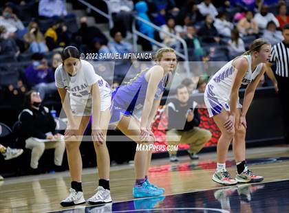 Thumbnail 3 in Omaha Central vs. Millard North photogallery.
