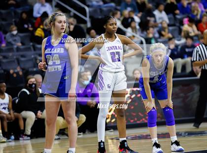 Thumbnail 3 in Omaha Central vs. Millard North photogallery.