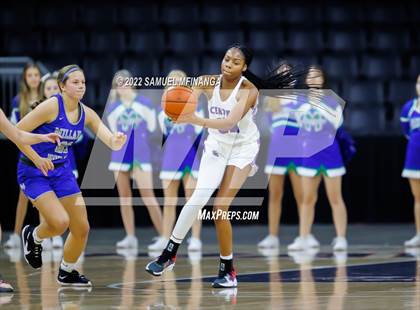Thumbnail 3 in Omaha Central vs. Millard North photogallery.