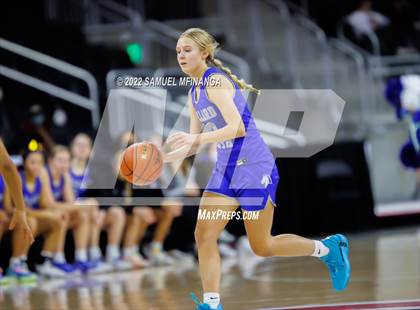 Thumbnail 3 in Omaha Central vs. Millard North photogallery.