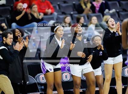 Thumbnail 3 in Omaha Central vs. Millard North photogallery.