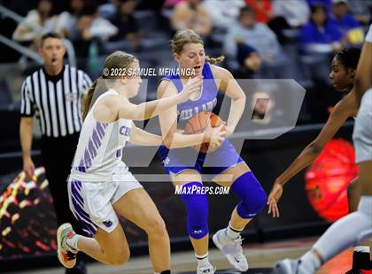 Thumbnail 2 in Omaha Central vs. Millard North photogallery.