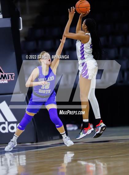 Thumbnail 1 in Omaha Central vs. Millard North photogallery.