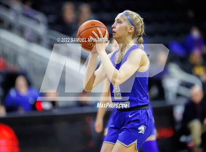 Thumbnail 2 in Omaha Central vs. Millard North photogallery.
