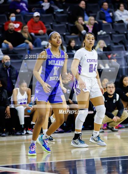Thumbnail 3 in Omaha Central vs. Millard North photogallery.