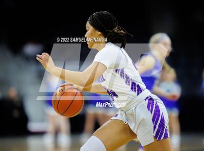 Thumbnail 3 in Omaha Central vs. Millard North photogallery.