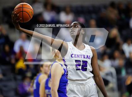 Thumbnail 1 in Omaha Central vs. Millard North photogallery.