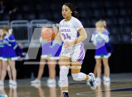 Thumbnail 1 in Omaha Central vs. Millard North photogallery.