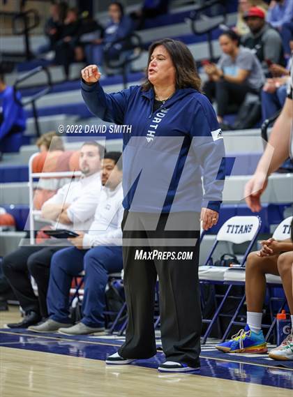 Thumbnail 1 in Blue Valley North vs Lee's Summit West - 810 Varsity Showcase photogallery.