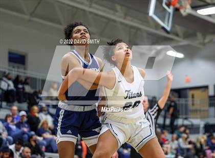 Thumbnail 2 in Blue Valley North vs Lee's Summit West - 810 Varsity Showcase photogallery.