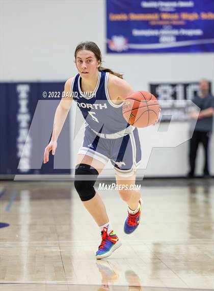 Thumbnail 2 in Blue Valley North vs Lee's Summit West - 810 Varsity Showcase photogallery.