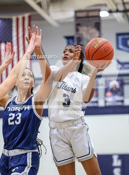Thumbnail 3 in Blue Valley North vs Lee's Summit West - 810 Varsity Showcase photogallery.