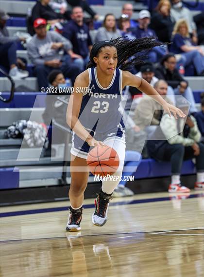Thumbnail 2 in Blue Valley North vs Lee's Summit West - 810 Varsity Showcase photogallery.