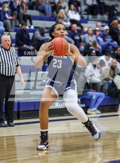 Thumbnail 2 in Blue Valley North vs Lee's Summit West - 810 Varsity Showcase photogallery.