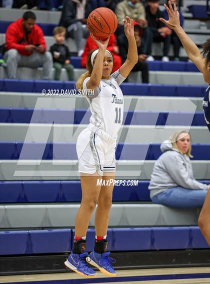Thumbnail 3 in Blue Valley North vs Lee's Summit West - 810 Varsity Showcase photogallery.