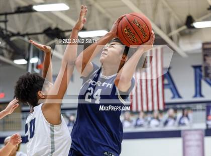 Thumbnail 1 in Blue Valley North vs Lee's Summit West - 810 Varsity Showcase photogallery.