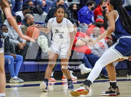 Thumbnail 2 in Blue Valley North vs Lee's Summit West - 810 Varsity Showcase photogallery.