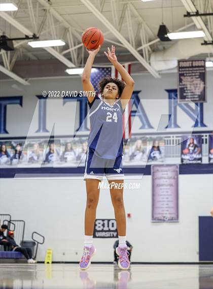 Thumbnail 3 in Blue Valley North vs Lee's Summit West - 810 Varsity Showcase photogallery.
