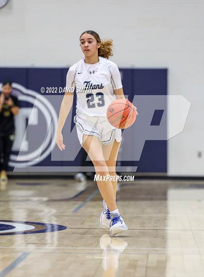 Thumbnail 2 in Blue Valley North vs Lee's Summit West - 810 Varsity Showcase photogallery.