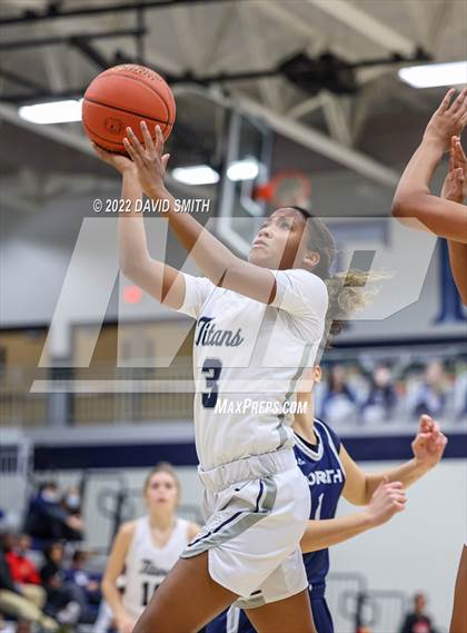 Thumbnail 1 in Blue Valley North vs Lee's Summit West - 810 Varsity Showcase photogallery.