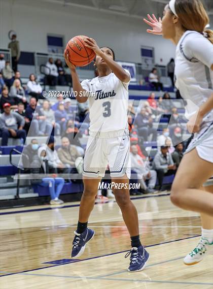Thumbnail 3 in Blue Valley North vs Lee's Summit West - 810 Varsity Showcase photogallery.