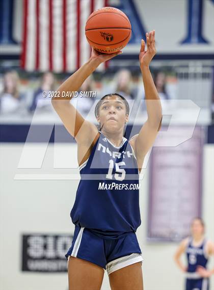 Thumbnail 3 in Blue Valley North vs Lee's Summit West - 810 Varsity Showcase photogallery.