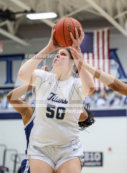 Thumbnail 3 in Blue Valley North vs Lee's Summit West - 810 Varsity Showcase photogallery.