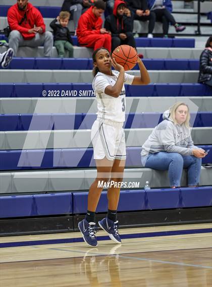 Thumbnail 2 in Blue Valley North vs Lee's Summit West - 810 Varsity Showcase photogallery.