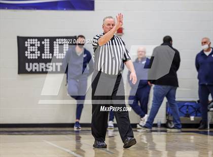 Thumbnail 3 in Blue Valley North vs Lee's Summit West - 810 Varsity Showcase photogallery.