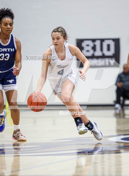 Thumbnail 3 in Blue Valley North vs Lee's Summit West - 810 Varsity Showcase photogallery.