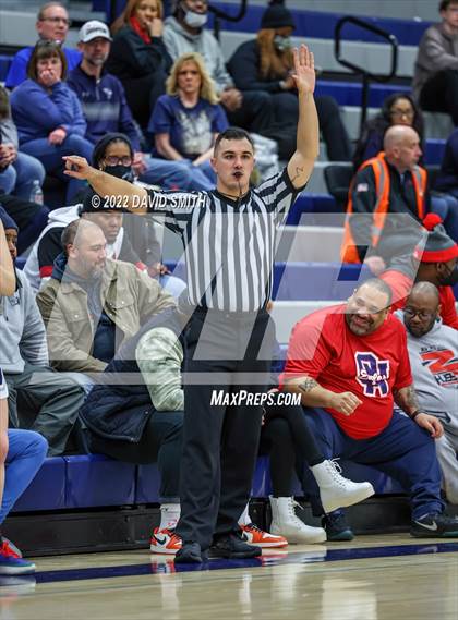 Thumbnail 2 in Blue Valley North vs Lee's Summit West - 810 Varsity Showcase photogallery.