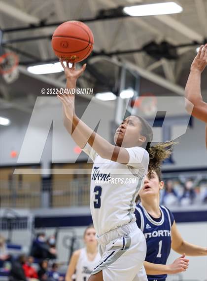 Thumbnail 2 in Blue Valley North vs Lee's Summit West - 810 Varsity Showcase photogallery.