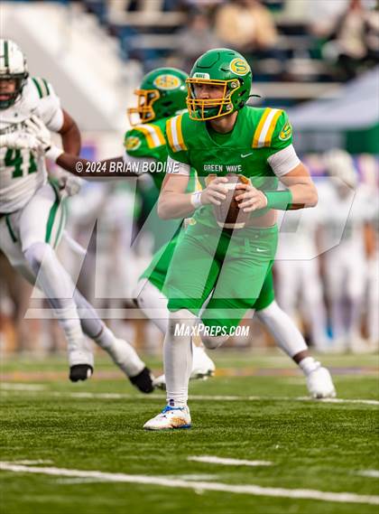 Thumbnail 2 in Dutch Fork vs Summerville (SCHSL 5A Div. 1 Final) photogallery.