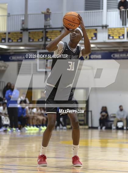 Thumbnail 3 in Bolingbrook vs. Vashon (Bank Of O'Fallon Shootout) photogallery.