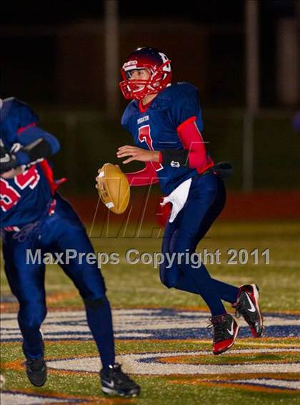 Thumbnail 1 in Binghamton vs. Orchard Park (NYSPHSAA Class AA Semifinal) photogallery.