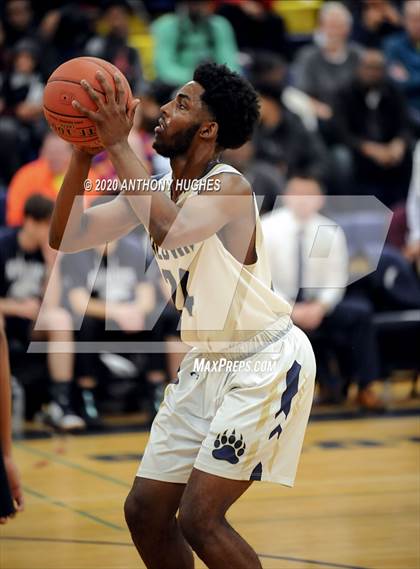 Thumbnail 1 in Baldwin vs. Plainview JFK (Section VIII Class AA Quarterfinal Playoff ) photogallery.