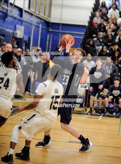 Thumbnail 2 in Baldwin vs. Plainview JFK (Section VIII Class AA Quarterfinal Playoff ) photogallery.