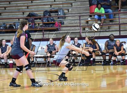 Thumbnail 3 in Clarksville @ Morrilton photogallery.