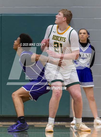 Thumbnail 1 in West @ Basehor-Linwood photogallery.