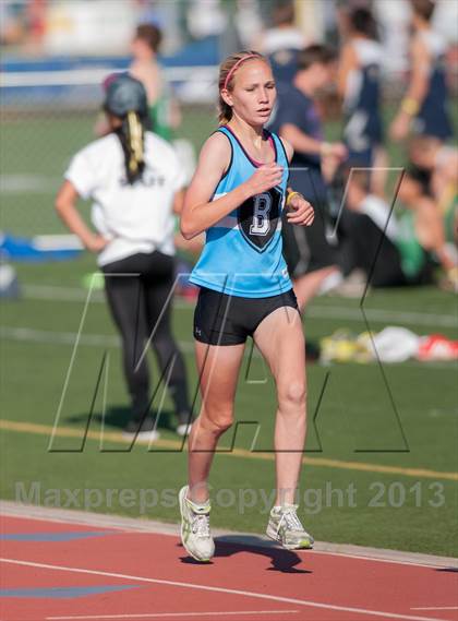 Thumbnail 3 in 2013 Ventura Invitational Girls FR/SH 4X1600 Relay photogallery.