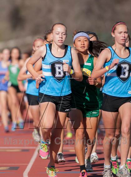 Thumbnail 2 in 2013 Ventura Invitational Girls FR/SH 4X1600 Relay photogallery.