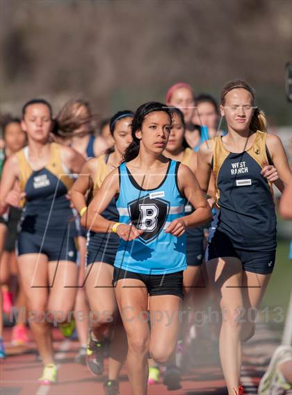 Thumbnail 3 in 2013 Ventura Invitational Girls FR/SH 4X1600 Relay photogallery.